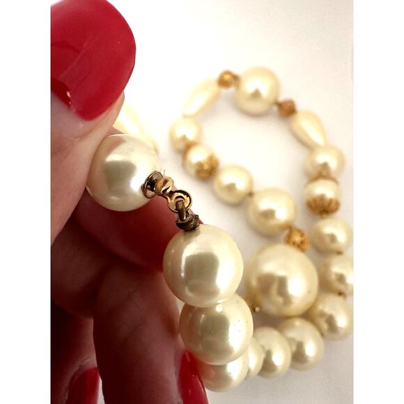 Vintage Faux Pearl Necklace with Gold Filigree Accents – 28" - Picture 4 of 5